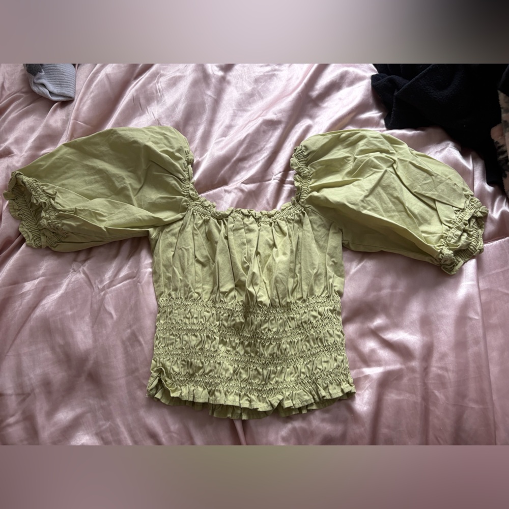 levis lime crop top